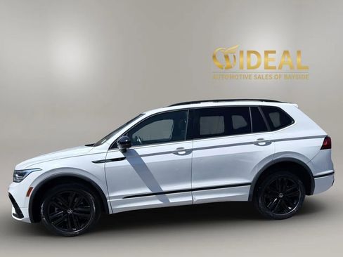 Used 2022 Volkswagen Tiguan SE R-Line AWD/4WD image 3