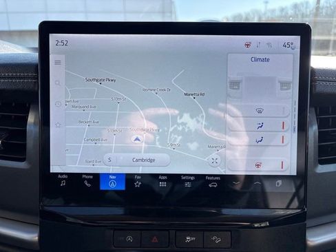 Used 2024 Ford Expedition Max XLT image 19