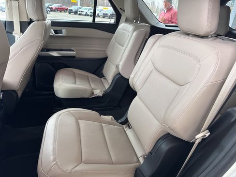 Certified 2023 Ford Explorer Limited w/ Limited Technology Package image 38