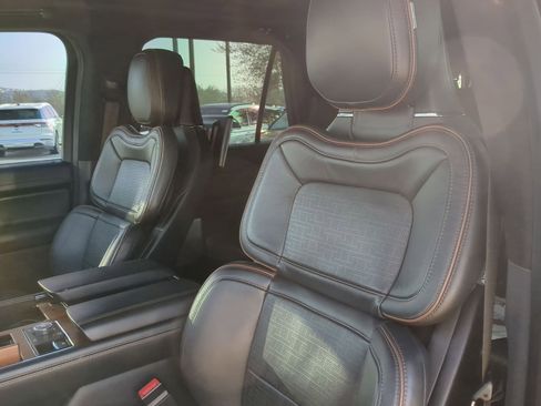 Used 2023 Lincoln Navigator L Black Label image 10