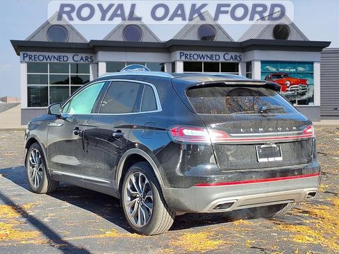 Used 2023 Lincoln Nautilus Reserve image 2