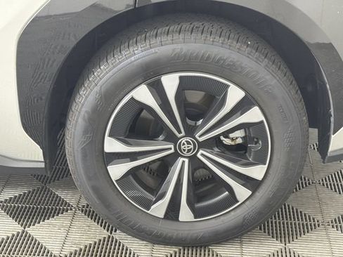 Used 2025 Toyota bZ4X FWD image 29