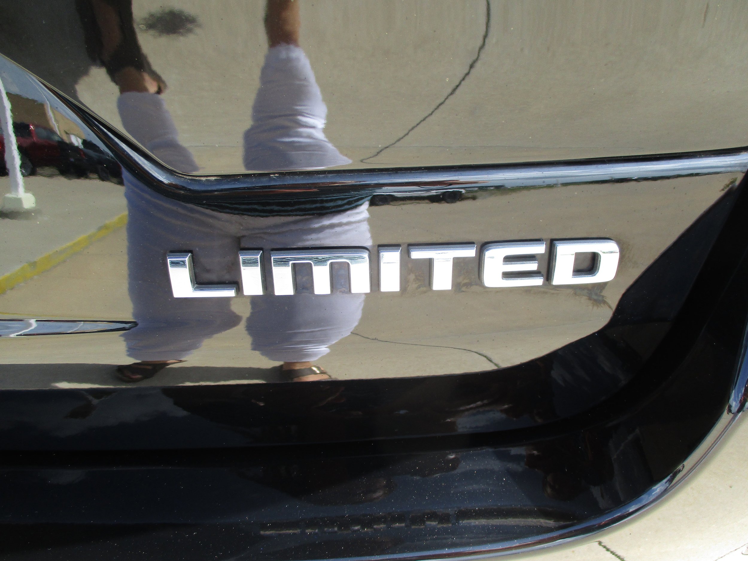 Used 2023 Jeep Grand Cherokee Limited AWD/4WD image 6