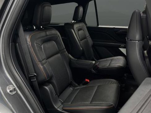 Used 2025 Lincoln Aviator Black Label w/ Jet Appearance Package AWD/4WD image 23