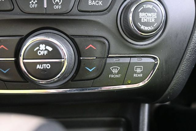 Used 2016 Jeep Cherokee 75th Anniversary AWD/4WD image 31