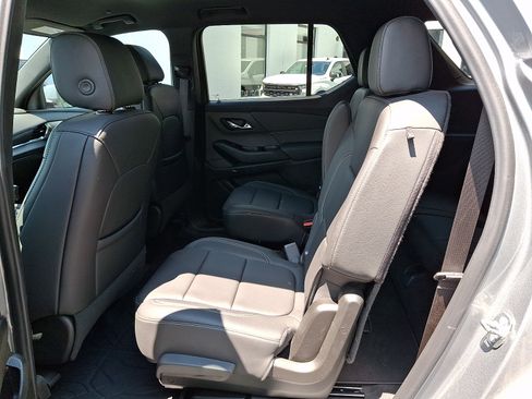 Used 2023 Chevrolet Traverse LT AWD/4WD image 11
