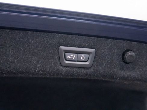 Used 2021 BMW M550i xDrive w/ Dynamic Handling Package image 35