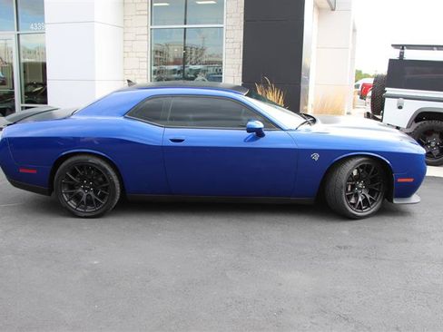 Used 2019 Dodge Challenger SRT Hellcat RWD image 8