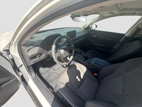 Certified 2023 Honda Accord EX image 9