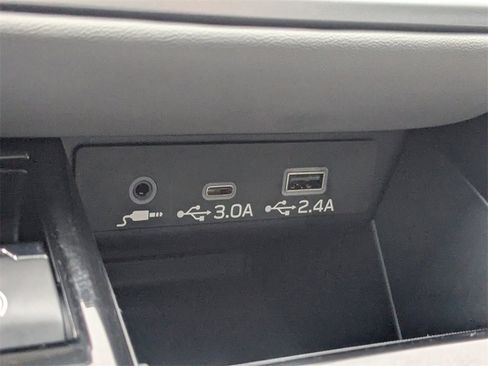 Used 2024 Subaru Outback Premium image 20