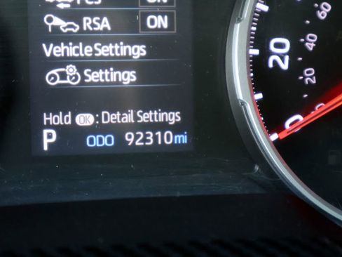 Used 2021 Toyota RAV4 LE FWD image 34
