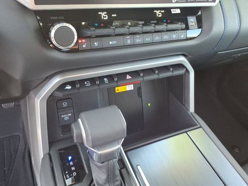 Used 2024 Toyota Tundra Platinum image 34