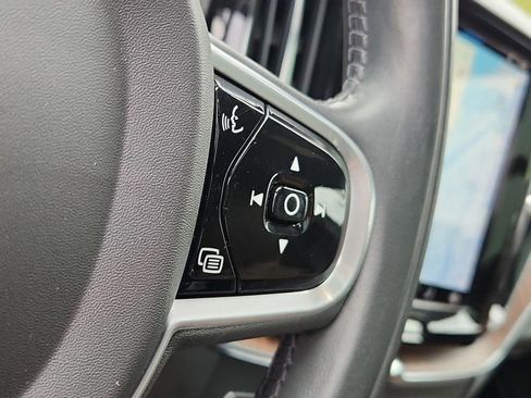 Used 2022 Volvo XC60 B5 Inscription w/ Climate Package image 23