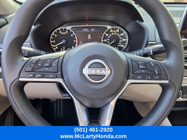 Used 2025 Nissan Altima 2.5 SV FWD image 28