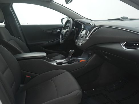 Used 2020 Chevrolet Malibu LT image 11