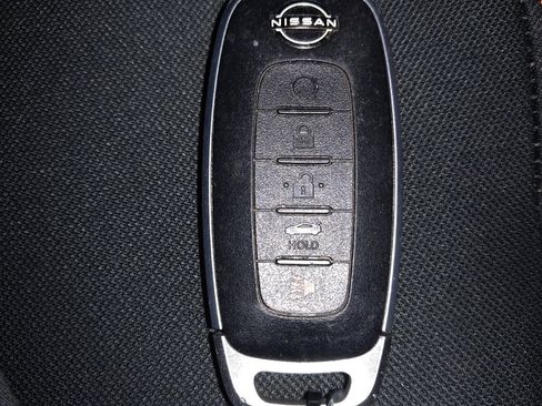 Used 2025 Nissan Versa SR w/ Trunk Package FWD image 32