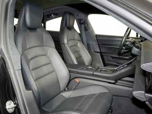 Used 2024 Porsche Taycan GTS image 39