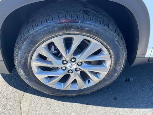 Used 2025 Buick Enclave Preferred image 6