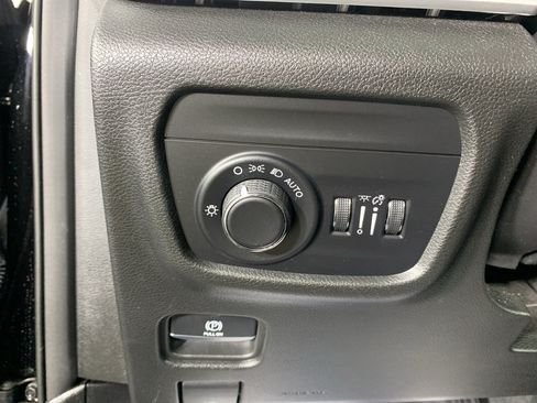 Used 2023 Jeep Grand Cherokee L Laredo AWD/4WD image 15