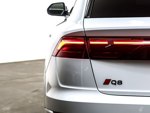 Used 2024 Audi Q8 Premium Plus image 16