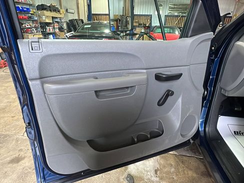 Used 2010 Chevrolet Silverado 3500 W/T w/ Snow Plow Prep Package image 18