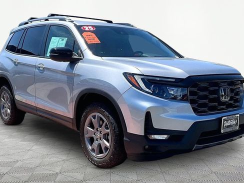 Used 2025 Honda Passport TrailSport image 5