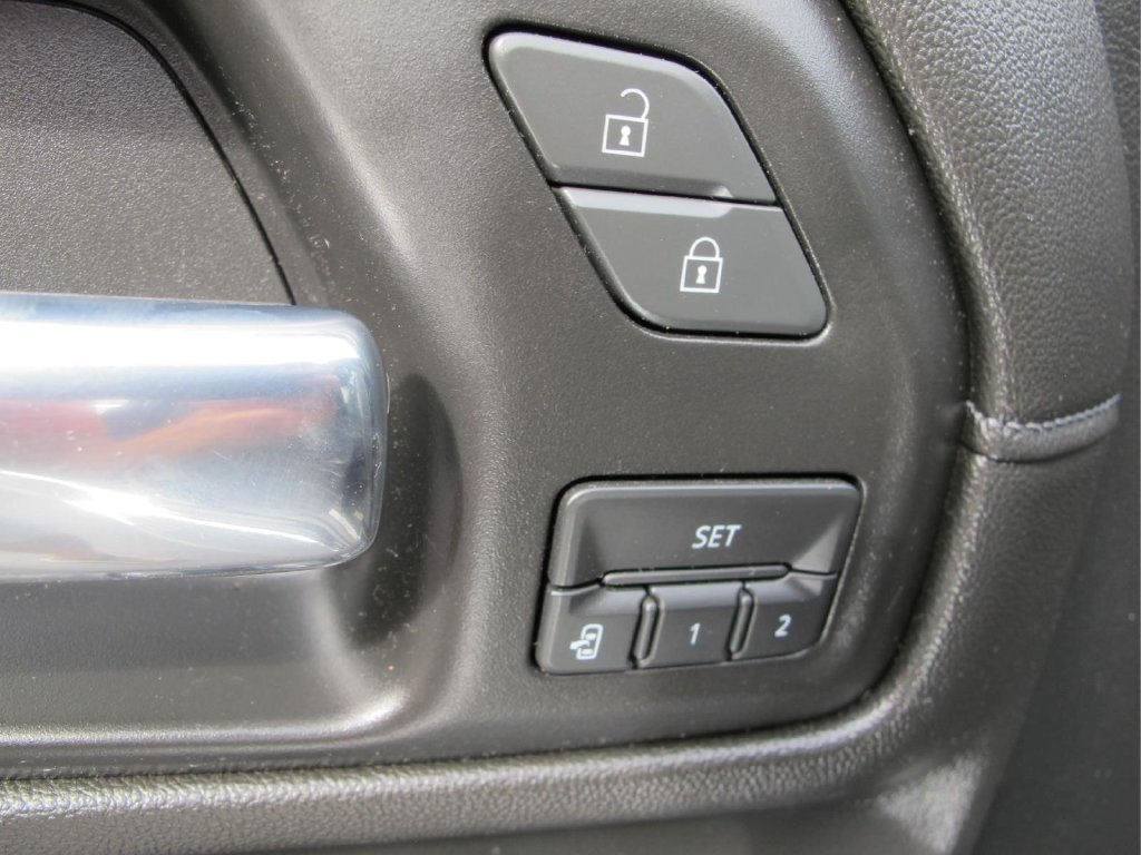 Certified 2021 Chevrolet Silverado 1500 High Country w/ Technology Package AWD/4WD image 10
