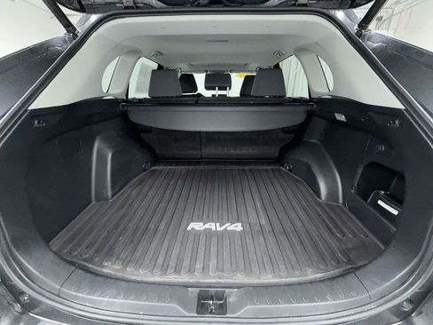 Used 2021 Toyota RAV4 XLE image 16