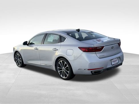 Used 2018 Kia Cadenza Technology image 3