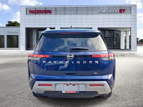 Certified 2025 Nissan Pathfinder SL FWD image 5