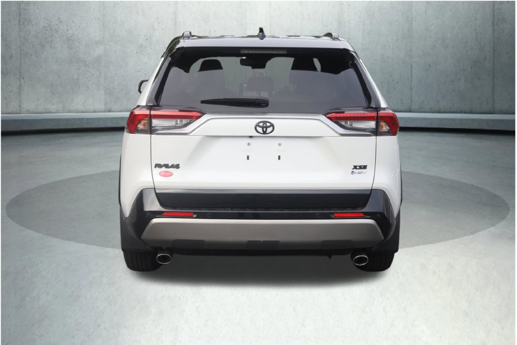 Used 2025 Toyota RAV4 XSE w/ Advanced Technology Package AWD/4WD image 29