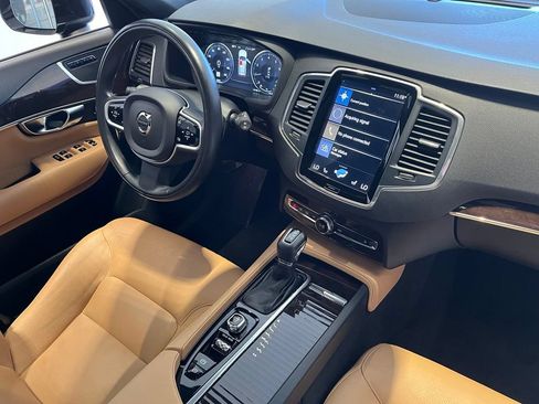 Used 2019 Volvo XC90 T6 Momentum w/ Protection Package AWD/4WD image 40