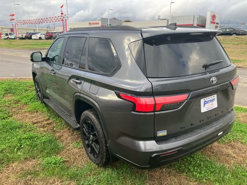 Used 2025 Toyota Sequoia Limited image 5