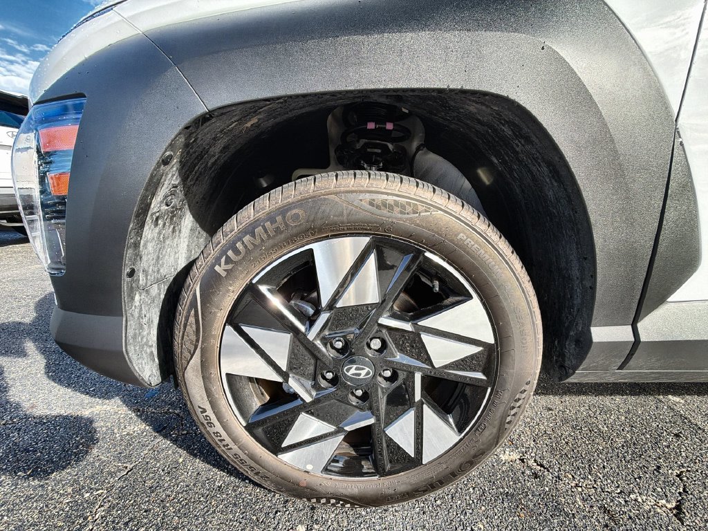 Used 2024 Hyundai Kona SEL AWD/4WD image 17