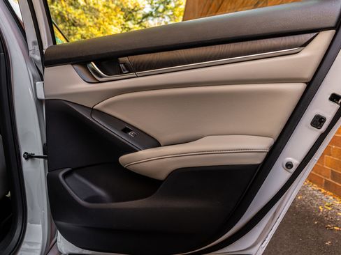 Used 2019 Honda Accord EX-L image 34