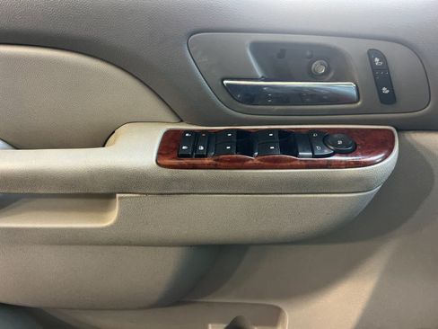 Used 2013 Chevrolet Tahoe LT RWD image 13