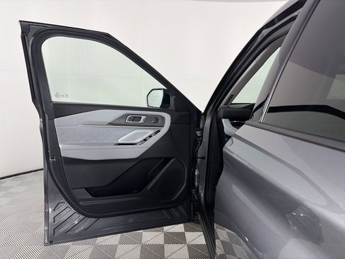 Used 2025 Ford Explorer Platinum w/ LUX Leather Package image 10