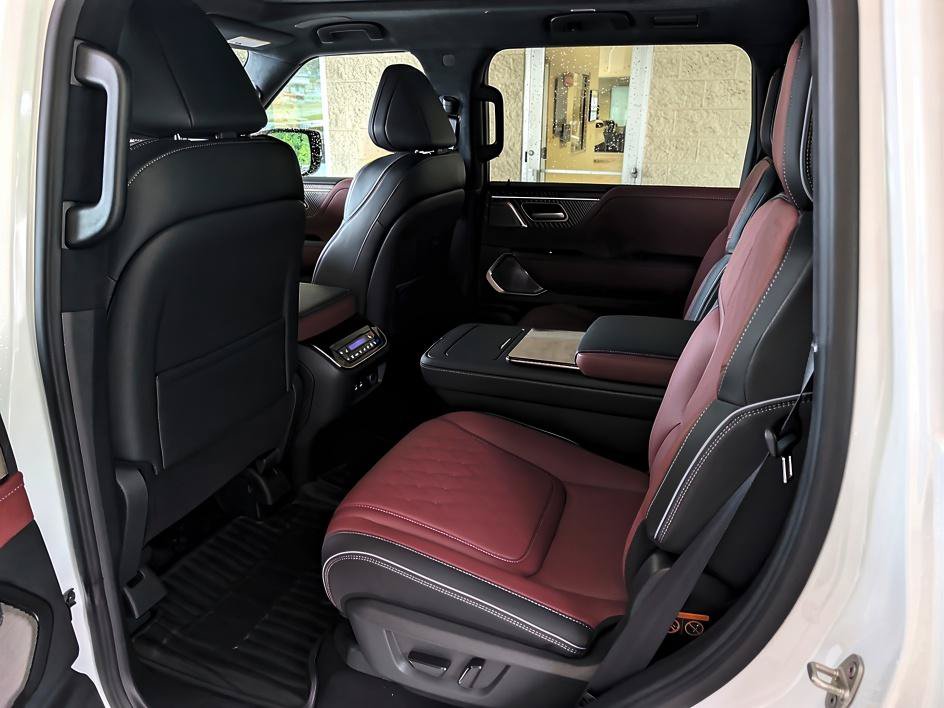 New 2027 INFINITI QX80 Autograph w/ Premium Cargo Package AWD/4WD image 12