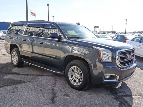 Used 2019 GMC Yukon XL SLT w/ Open Road Package image 3