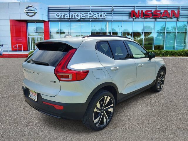 Used 2024 Volvo XC40 B5 Plus w/ Protection Package Premier AWD/4WD image 2