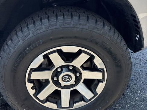 Used 2024 Toyota 4Runner TRD Off-Road Premium image 10