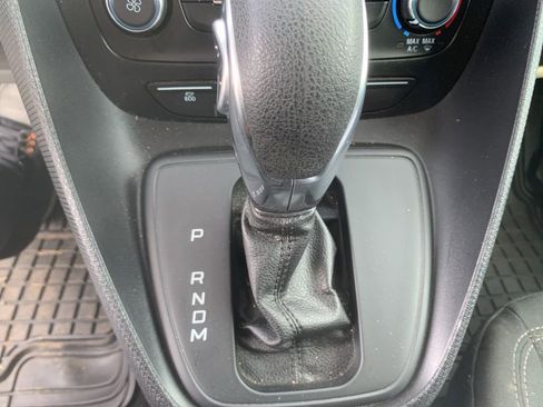 Used 2022 Ford Transit Connect XLT image 17