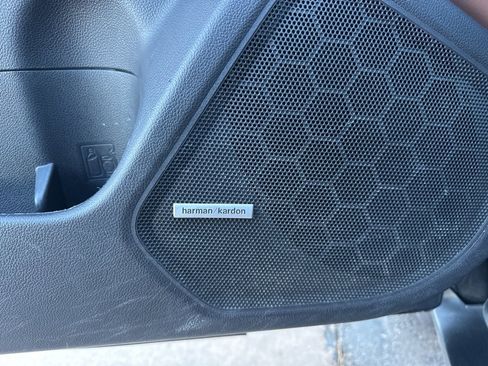 Used 2018 Subaru Outback 3.6R Touring w/ Popular Package #3 image 20