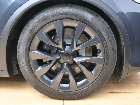 Used 2024 Tesla Model X AWD/4WD image 12