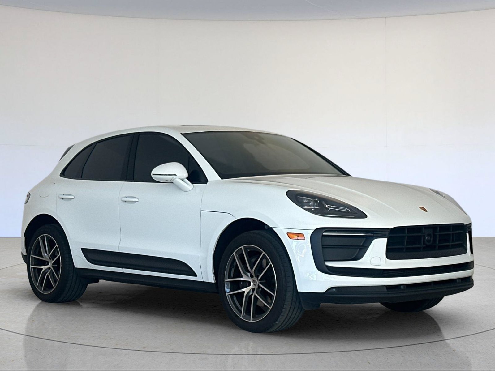 Certified 2023 Porsche Macan AWD/4WD image 10