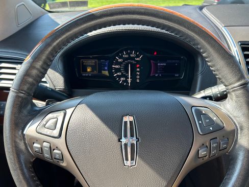 Used 2013 Lincoln MKX AWD image 25