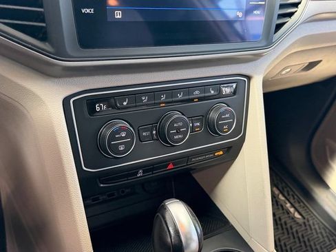 Used 2020 Volkswagen Atlas SE w/ Panoramic Sunroof Package FWD image 18
