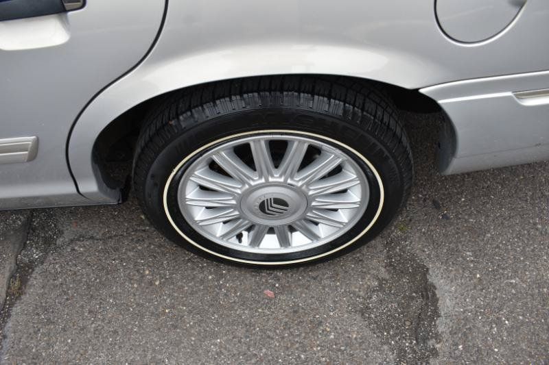 Used 2010 Mercury Grand Marquis LS RWD image 13