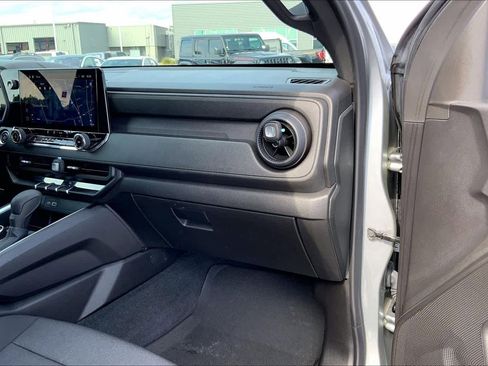 Used 2024 Chevrolet Colorado Trail Boss w/ Advanced Trailering Package image 17