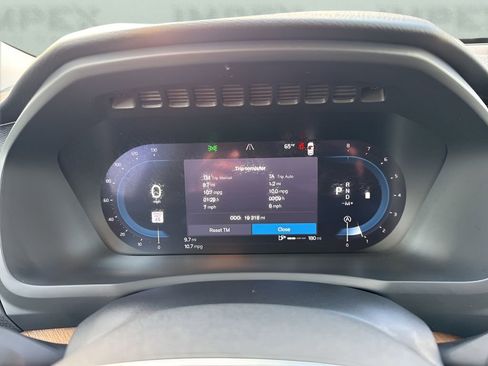 Used 2024 Volvo XC90 B6 Plus image 25